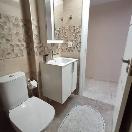 Apartment By The Sea - Central 2 Bedroom Apartment Rhodes City