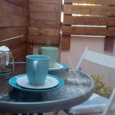Apartment By The Sea - Central 2 Bedroom Apartment